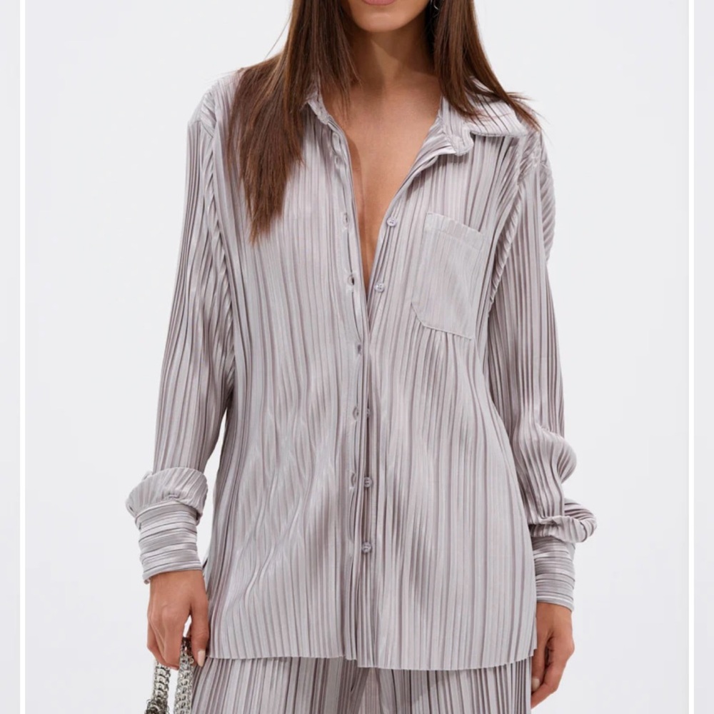 AKIRA Metallic Gray Button Down Shirt - Picture 5 of 7